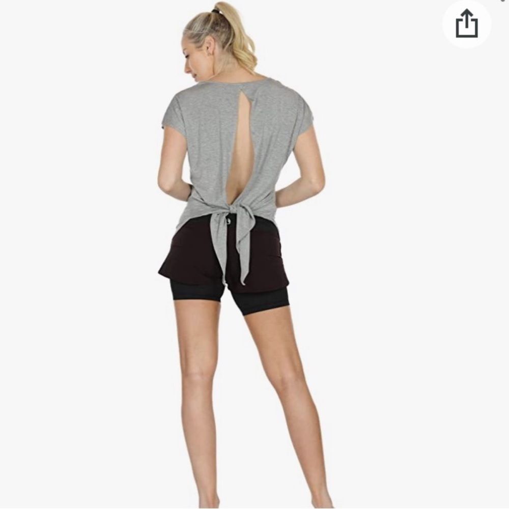 NWT Icyzone Open Back Workout Tops for Women in Gray. Size Medium